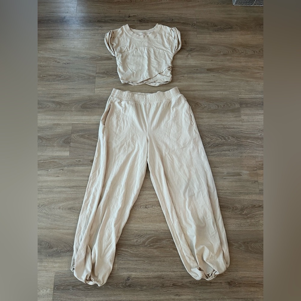 Free People Movement Hot Shot Crossover Set in Oatmilk